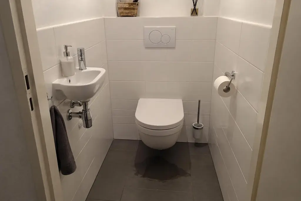 Lekdetectie Heerde – natte vloer bij een toilet